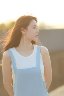 按摩房的女大学生们